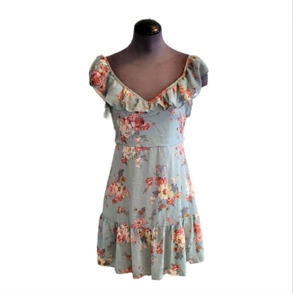 Live To Be Spoiled Dresses & Skirts - 🎉H.P.!🎉NWT LIVE TO BE SPOILED MINT FLORAL MINI DRESS SZ. M